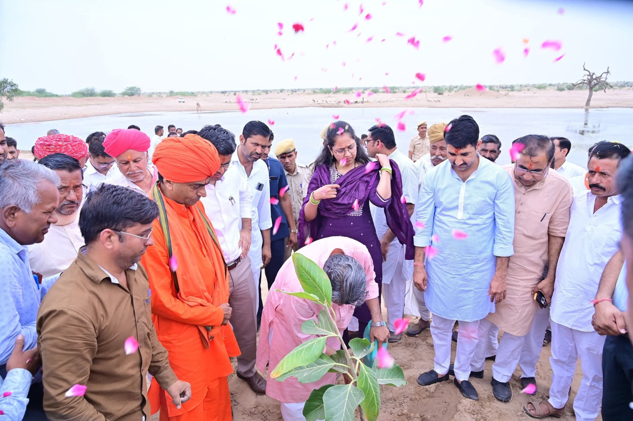 जल संरक्षण जन अभियान  खाद्य एवं नागरिक आपूर्ति मंत्री का एक दिवसीय रामदेवरा दौरा