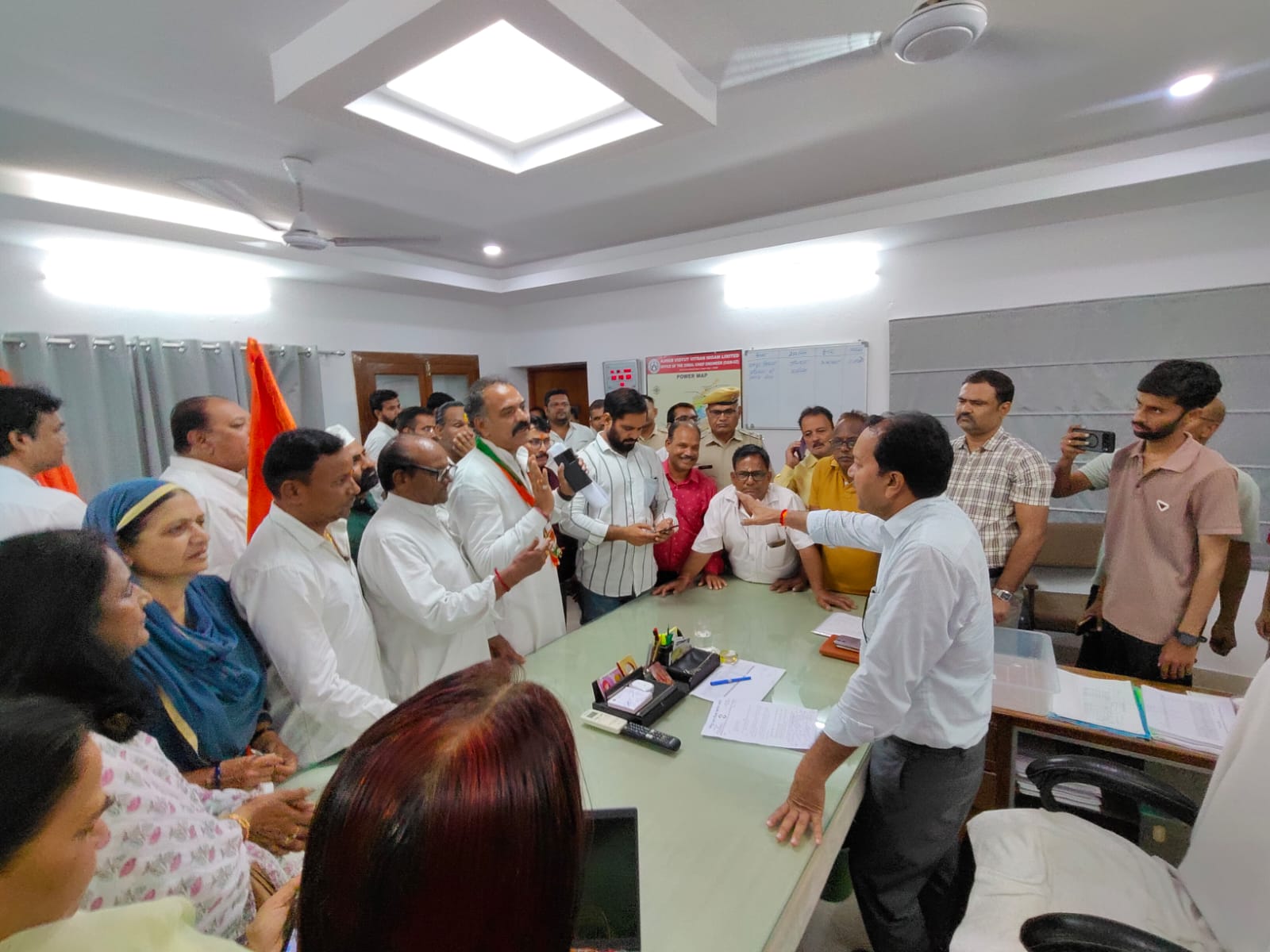 Demand Raised for Permanent Solution to Ongoing Power Disruptions in City and Suburban Areas