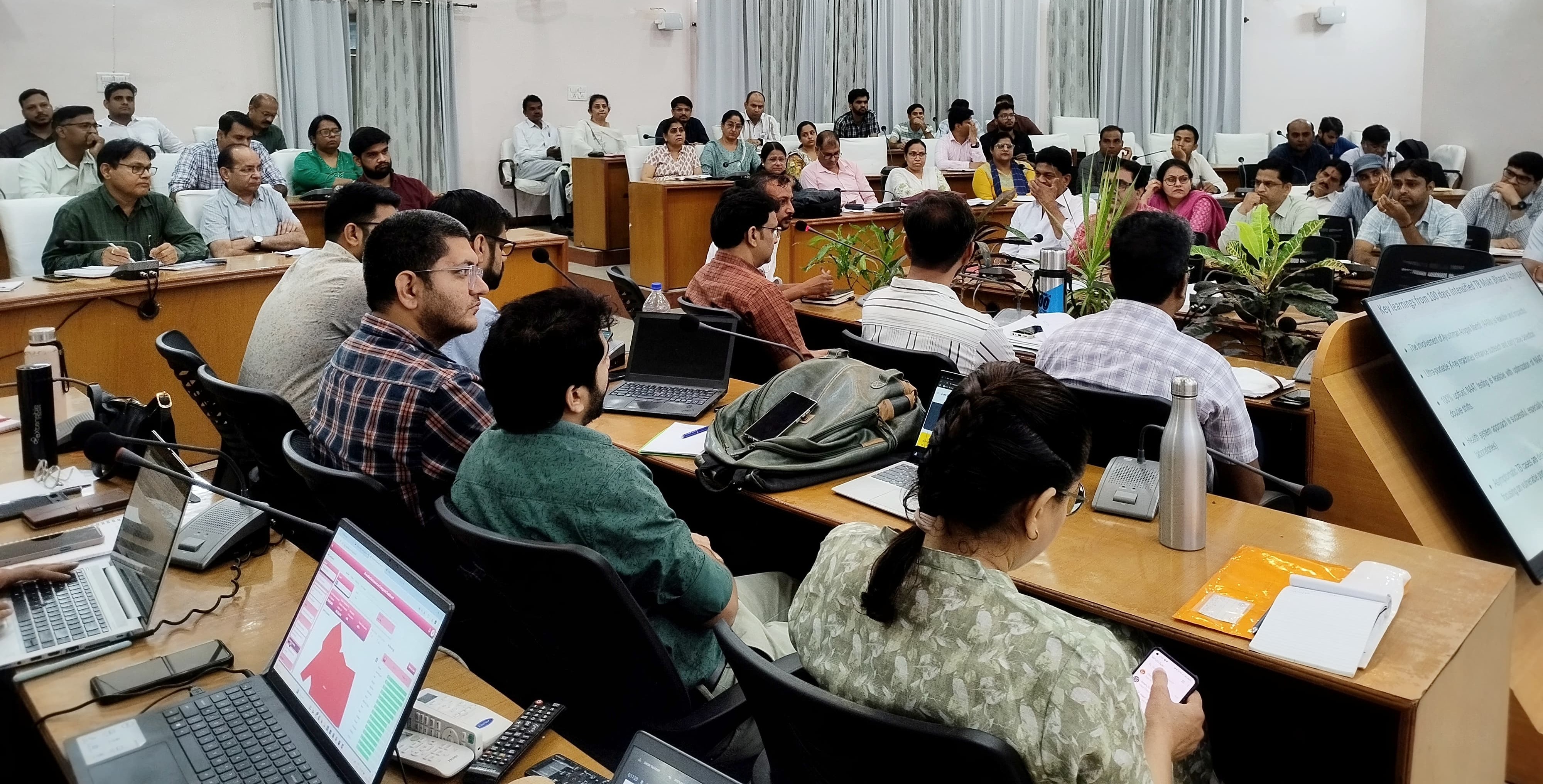 पंडित दीनदयाल उपाध्याय अंत्योदय संबल शिविरों में विभाग की  योजनाओं के लक्ष्यों को करें प्राप्त -- सीएमएचओ