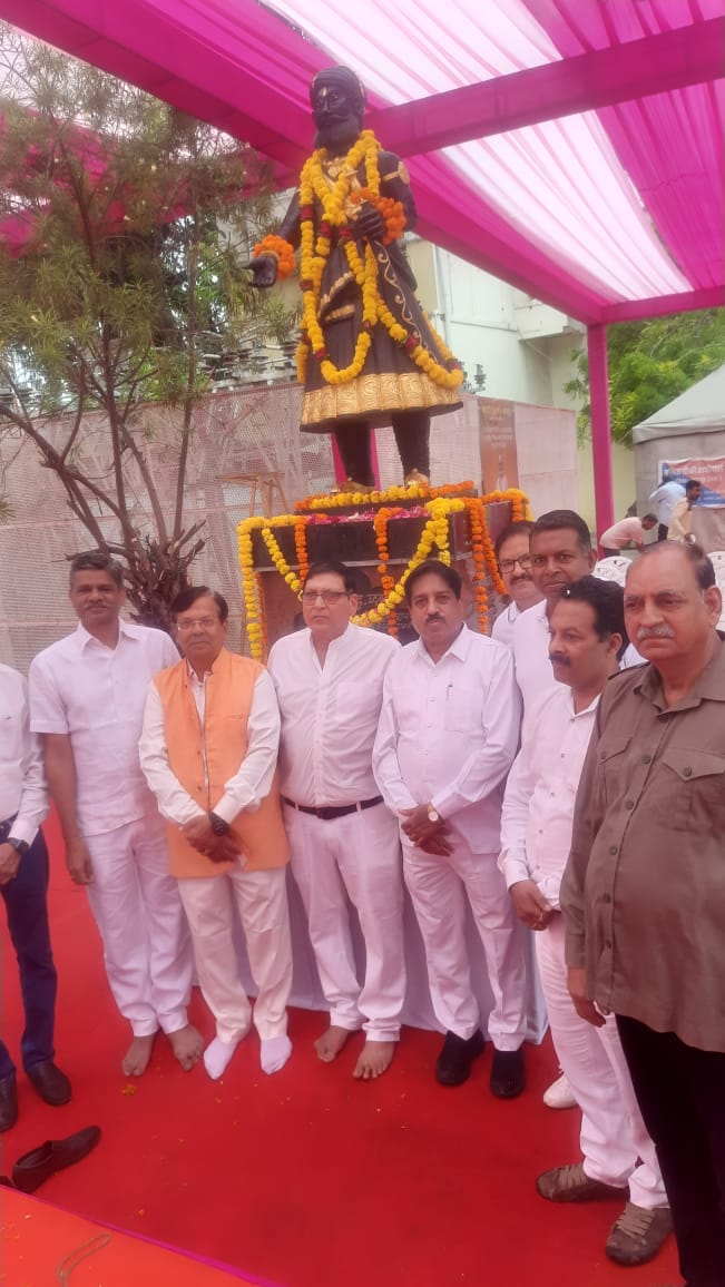 भामाशाहजयन्तिपर की पुष्पांजलि