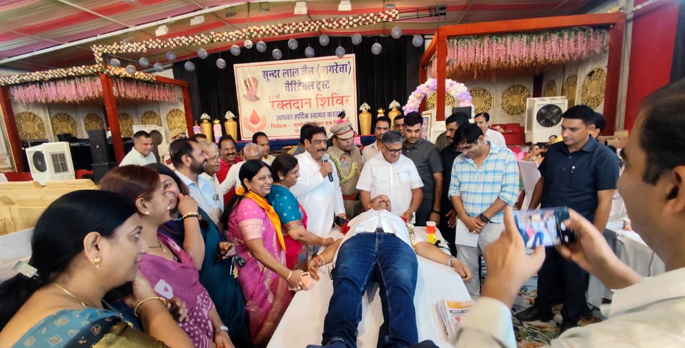 रक्तदान शिविर  में  272 यूनिट  रक्त का संग्रहित