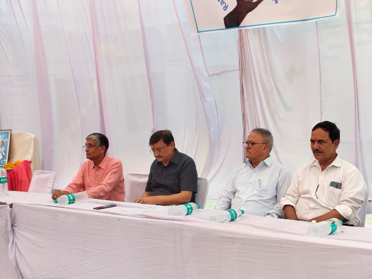 टेलरिंग एवं अपैरल डिजाइनिंग के क्षेत्र में उध्यमितता कि अपर सम्भावनाये हैं- डॉ कर्नाटक