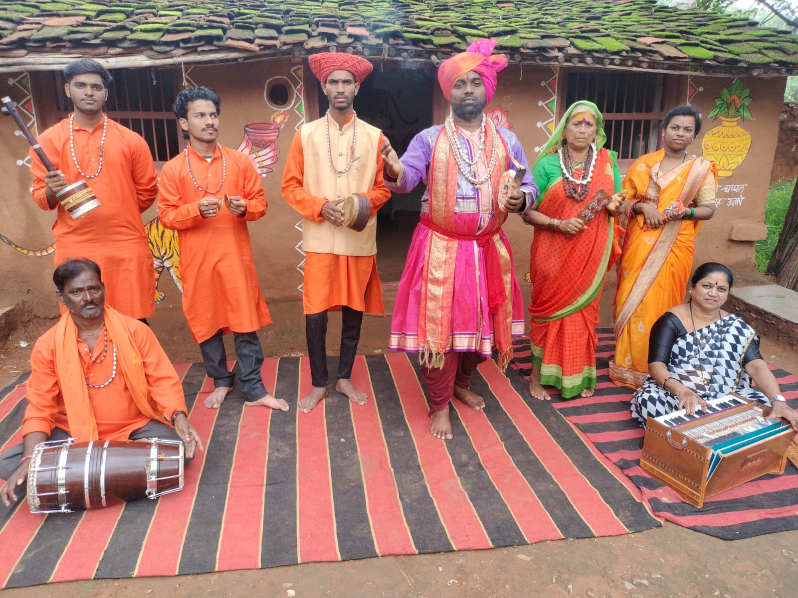 Povada and Rathwa Dances Enthrall Tourists at Shilpgram