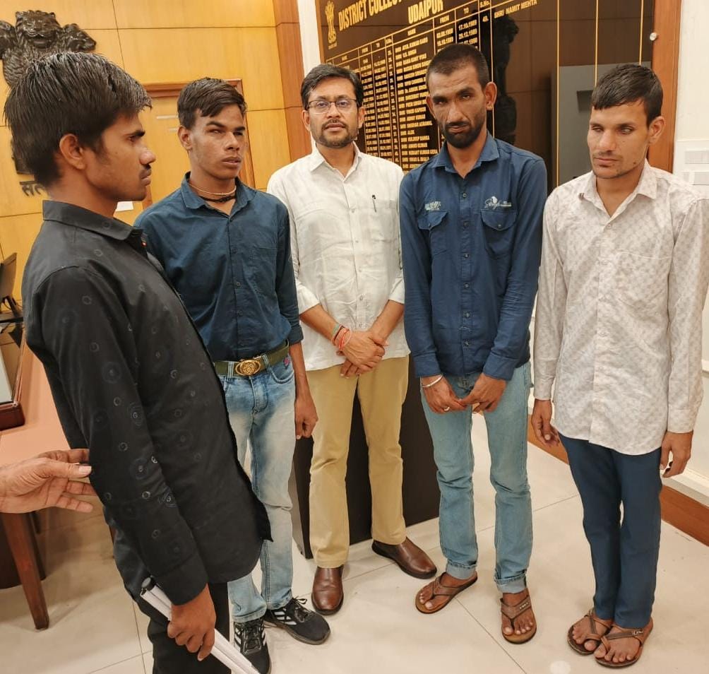 दृष्टिबाधितों ने व्यक्त की पीड़ा, कलेक्टर पसीजे, चौंबर से बाहर तक छोड़ने पहुंचे