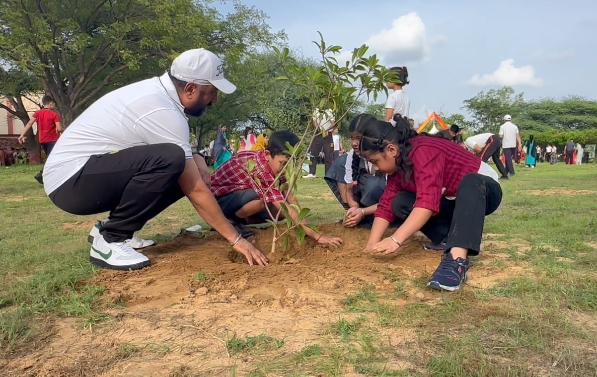 सप्त शक्ति कमान ने "इच वन प्लांट वन" (Each One Plant One) थीम के साथ वन महोत्सव 2025 मनाया