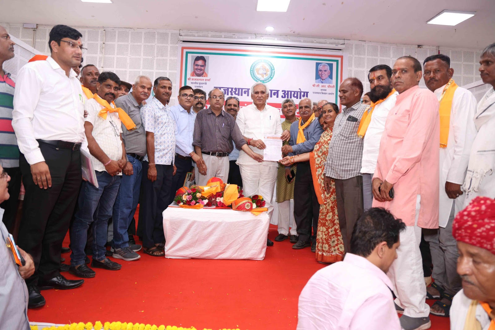 Farmers Voice Grievances Before Kisan Commission Chairman