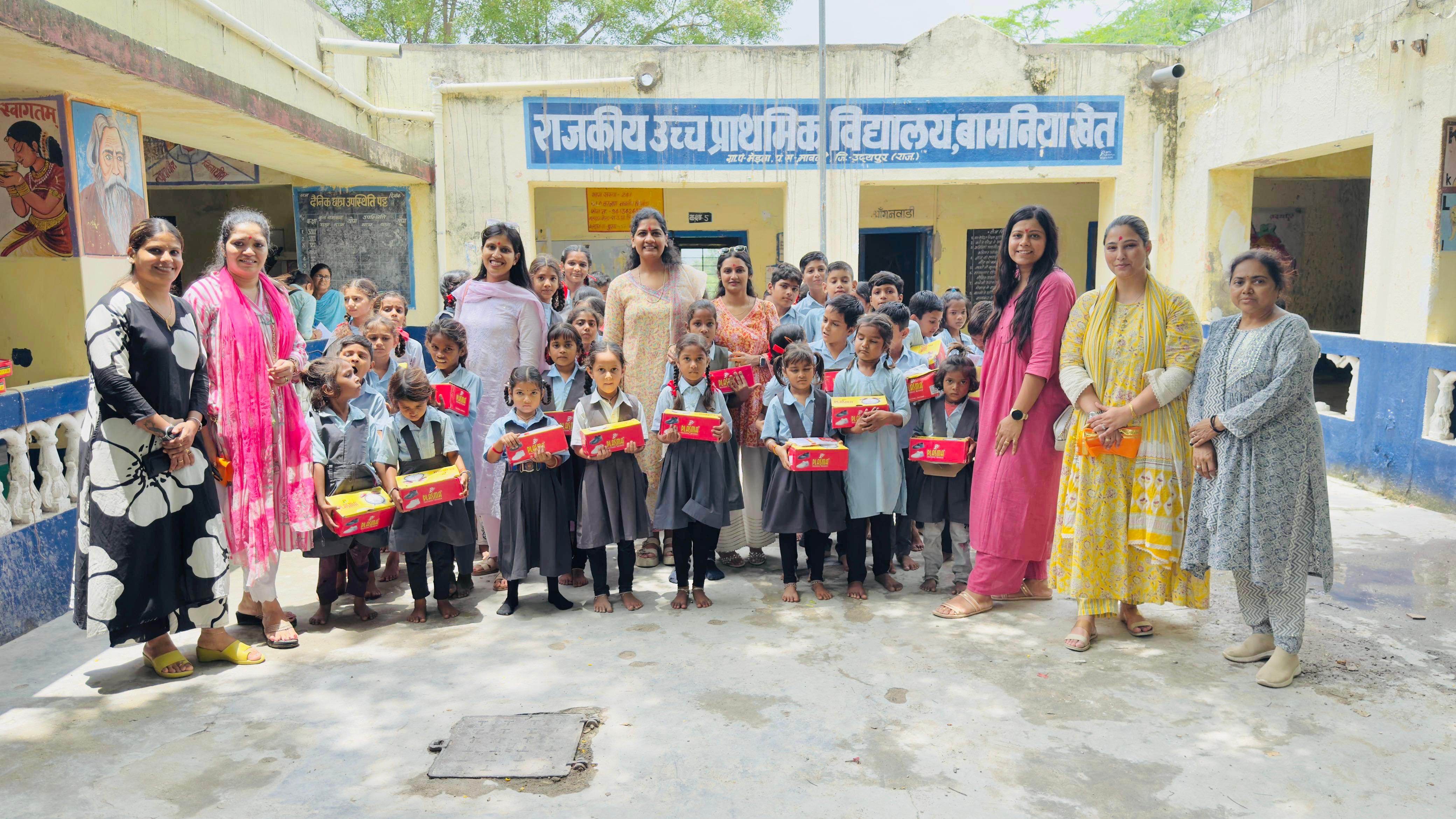 फेमफोर्स मितवा सोसायटी ने स्कूल लिया गोद