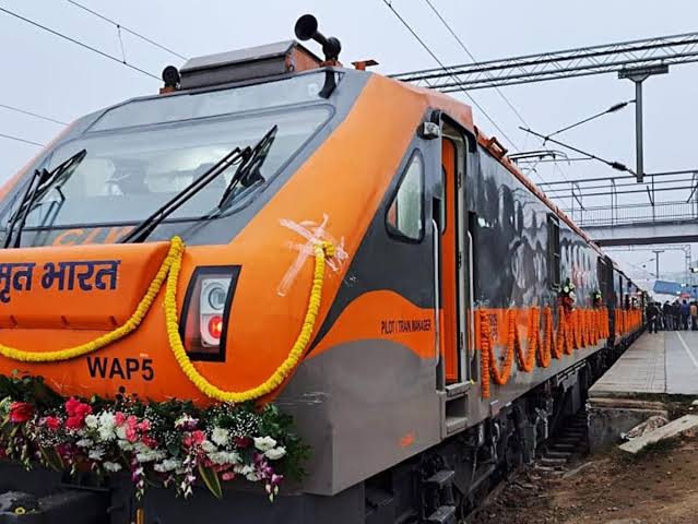 अमृत भारत ट्रेन आम से खास बनी आम आदमी की रेल यात्रा