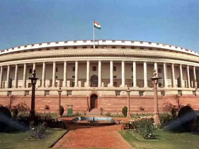 संसद के मानसून सत्र का पहला दिन रहा हंगामेदार 