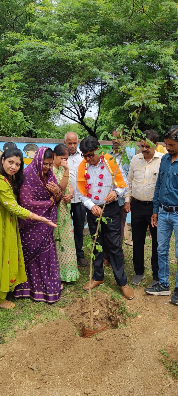 जेएसजी मेवाड़ ने किया वृक्षारोपण, 39 पेड़ रौपें