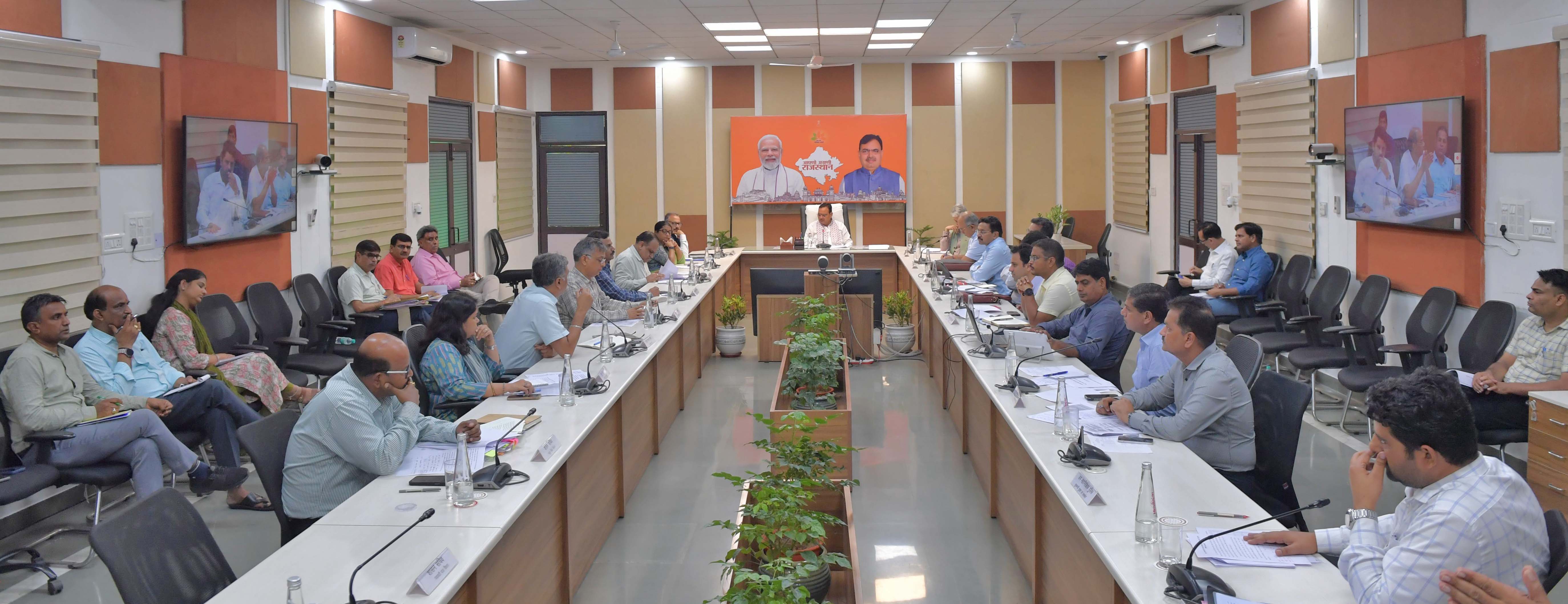 मुख्यमंत्री ने आपदा राहत प्रबंधन की बैठक ली- निरंतर बारिश के चलते अधिकारी रहें अलर्ट मोड पर- सतर्कता और संवेदनशीलता के साथ बचाव एवं राहत कार्यों में लाएं तेजी- आपदा राहत टीम जलभराव वाले क्षेत्रों की करें सतत निगरानी