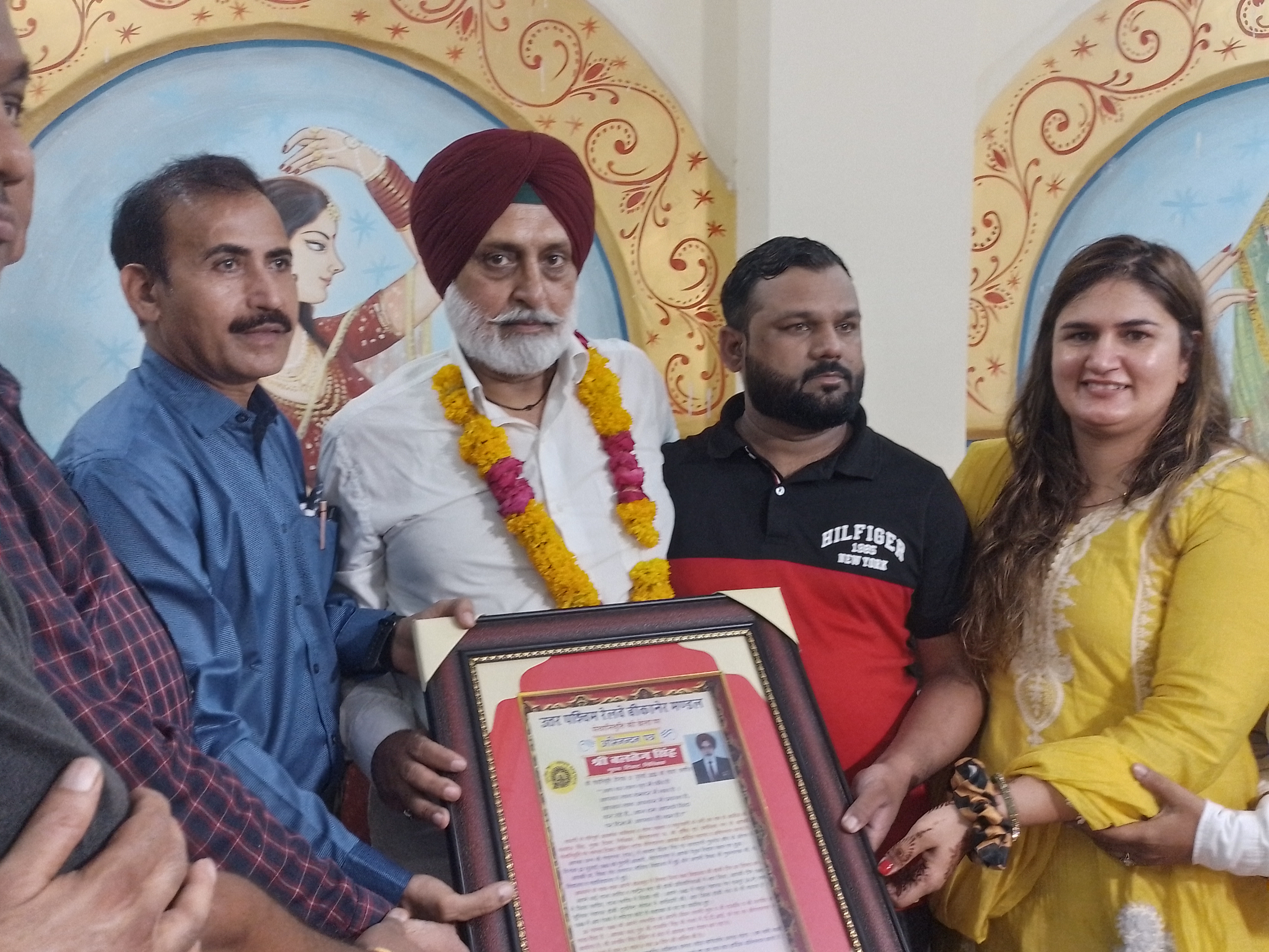 सीटीआई बलतेज सिंह सेवानिवृत हुए, स्टॉफ हुआ भावुक