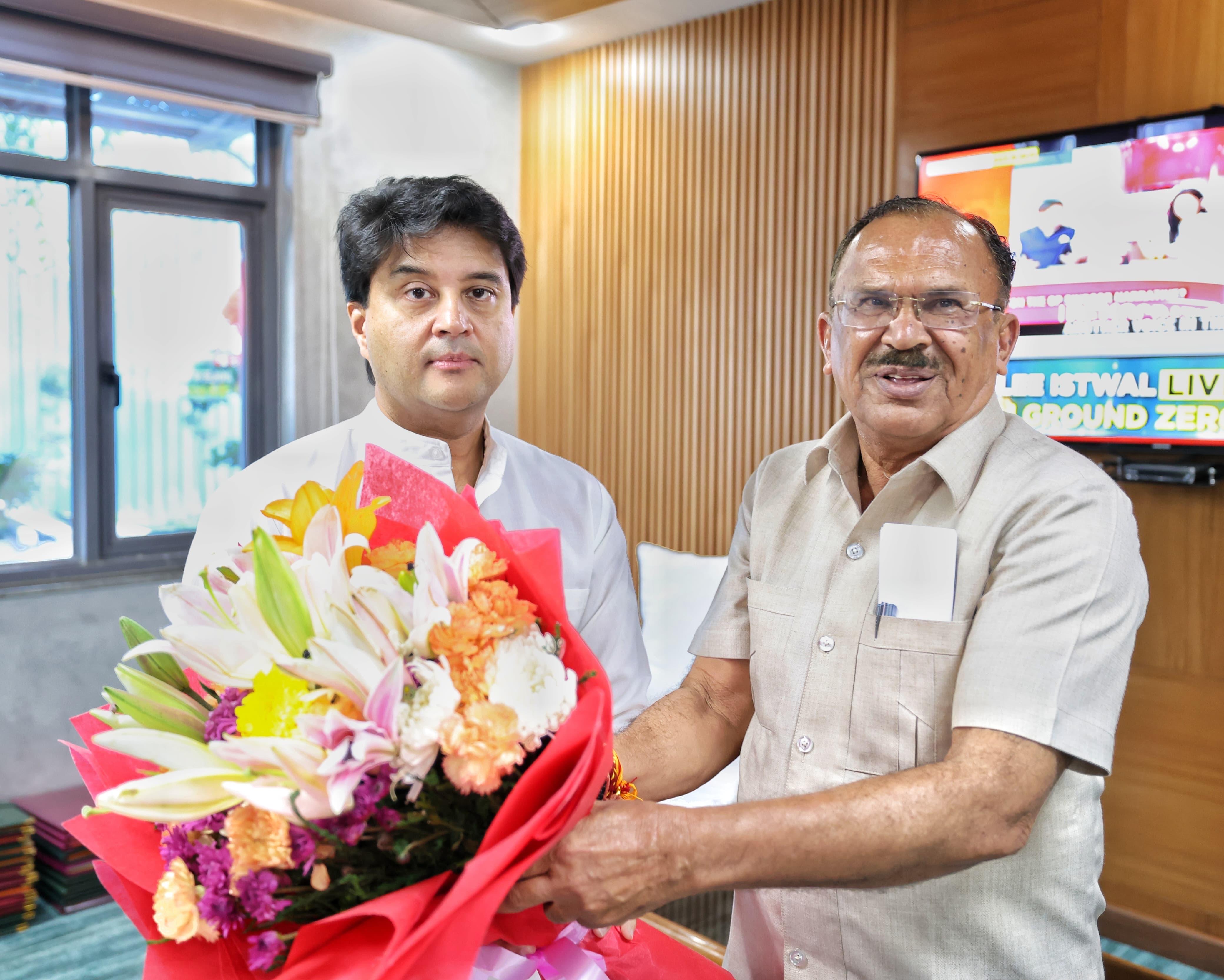 Mr. Vasudev Devnani meets Union Communications Minister Mr. Jyotiraditya Scindia