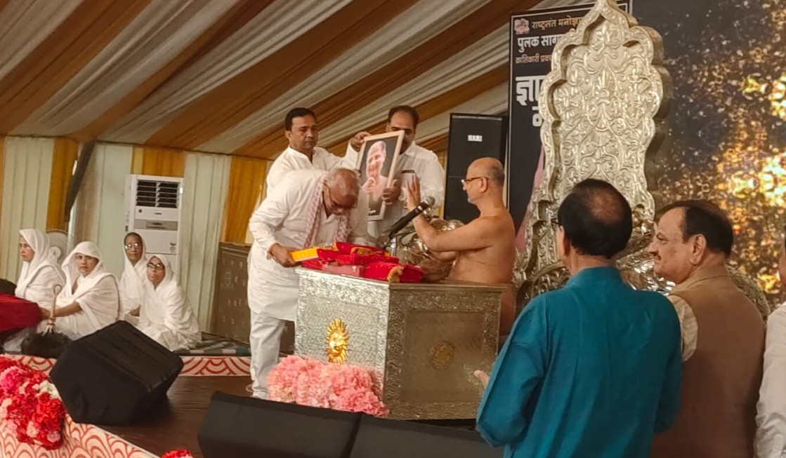 शिक्षा मंत्री श्री दिलावर ने लिया जैनाचार्य पुलक सागर महाराज का आशीर्वाद ज्ञान गंगा महोत्सव में की शिरकत
