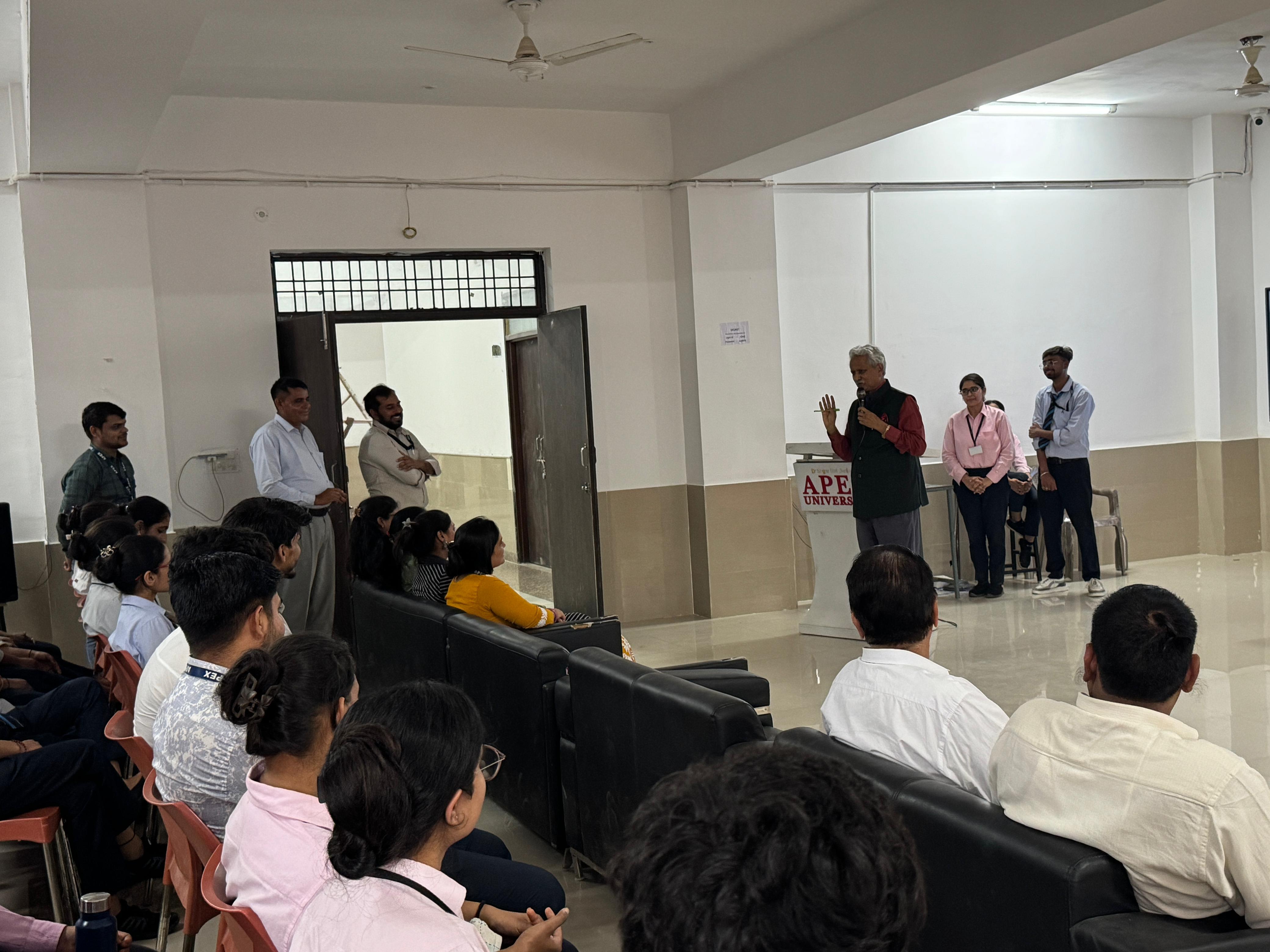 प्रोफेसर अमेरिका सिंह ने अपेक्स यूनिवर्सिटी के नर्सिंग छात्रों को किया संबोधित भारतीय ज्ञान परंपरा और वैश्विक अवसरों पर डाला प्रकाश