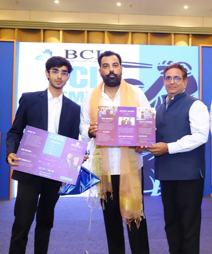 राजलक्ष्मी यूनिफार्म पर नये ब्रान्ड में मिलेगी मेडिकल,कारपोरेट जगत,होटल कीयूनिफार्म