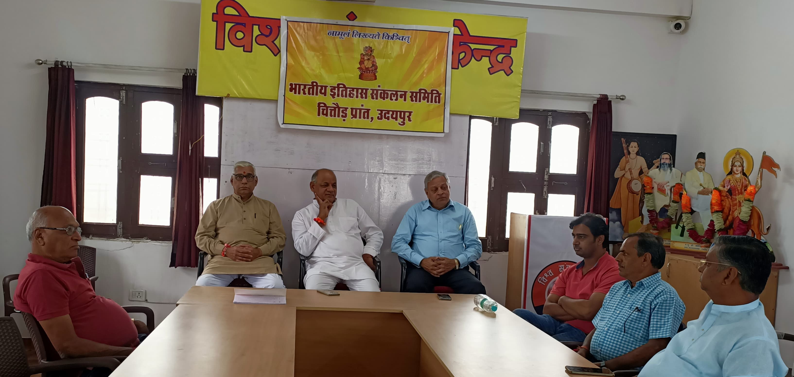 गलत तथ्यों को हटाने के लिए शीघ्र अधिसूचना जारी करे एनसीईआरटी - इतिहास संकलन समिति