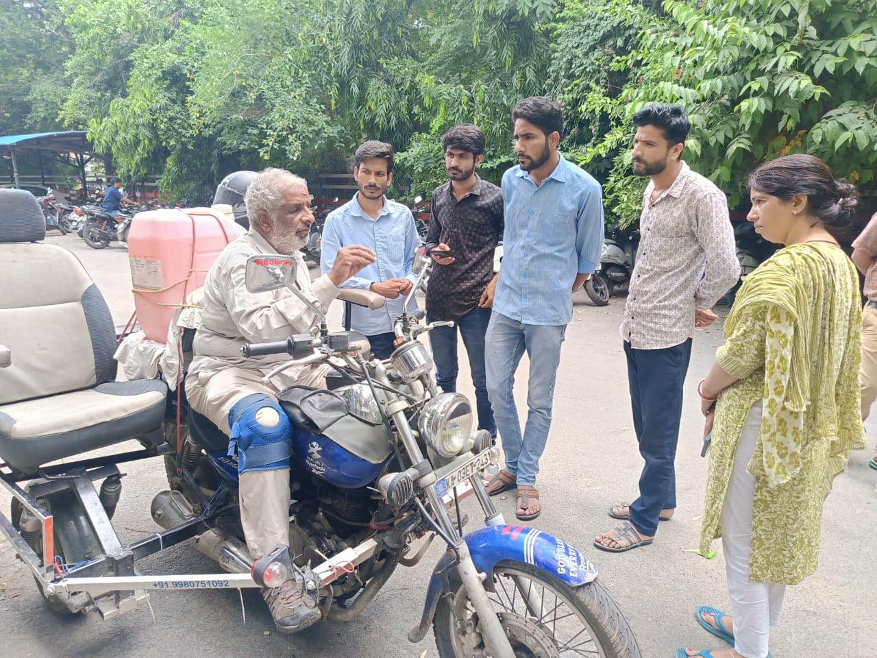 Bengaluru Senior Tours World for Organ Donation, Road Safety