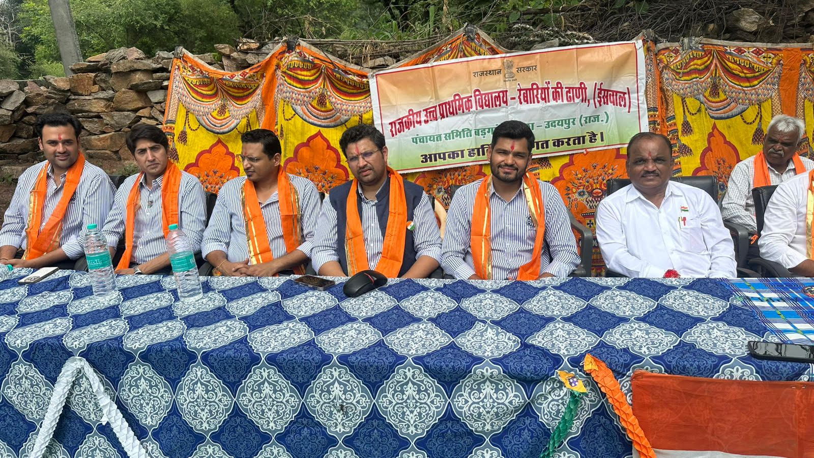 लेकसिटी राउंड टेबल ने रोपें 1 हजार पौधे