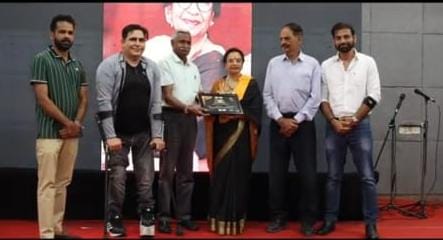 डॉ गाँधी शान- ऐ- उदयपुर सम्मान से सम्मानित