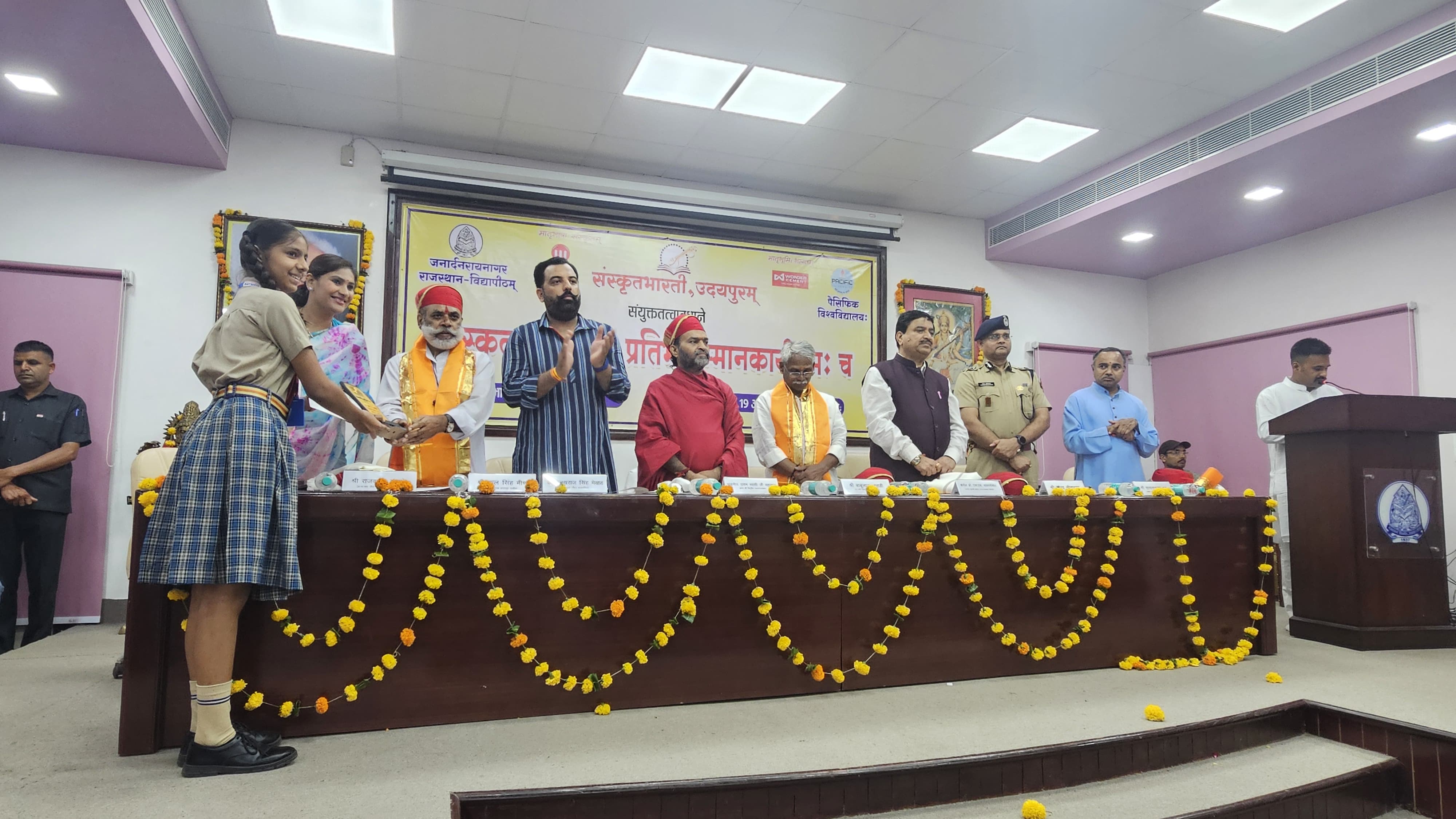 सम्पूर्ण संस्कृति संस्कृत में निहित – सत्यनारायण भट्ट 