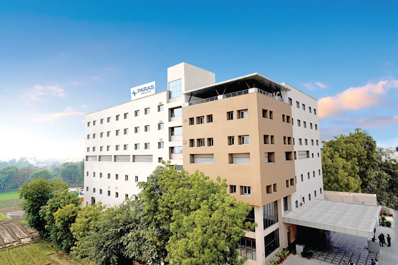 68 साल के स्ट्रोक से ग्रसित मरीज का डॉ माथुर ने बिना ओपन सर्जरी के किया सफल इलाज़