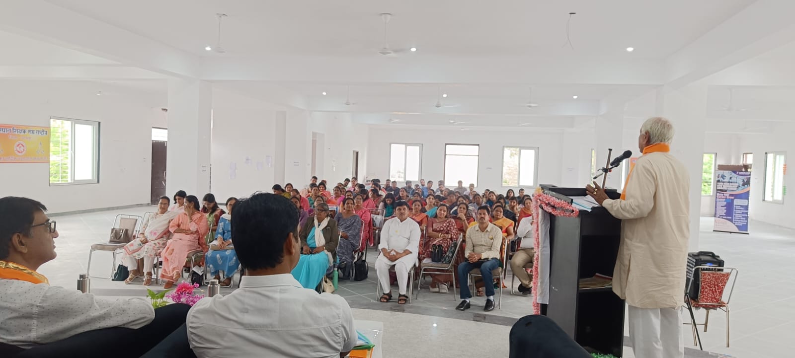 प्रधानाचार्य सत्रारंभ वाकपीठ का शुभारंभ