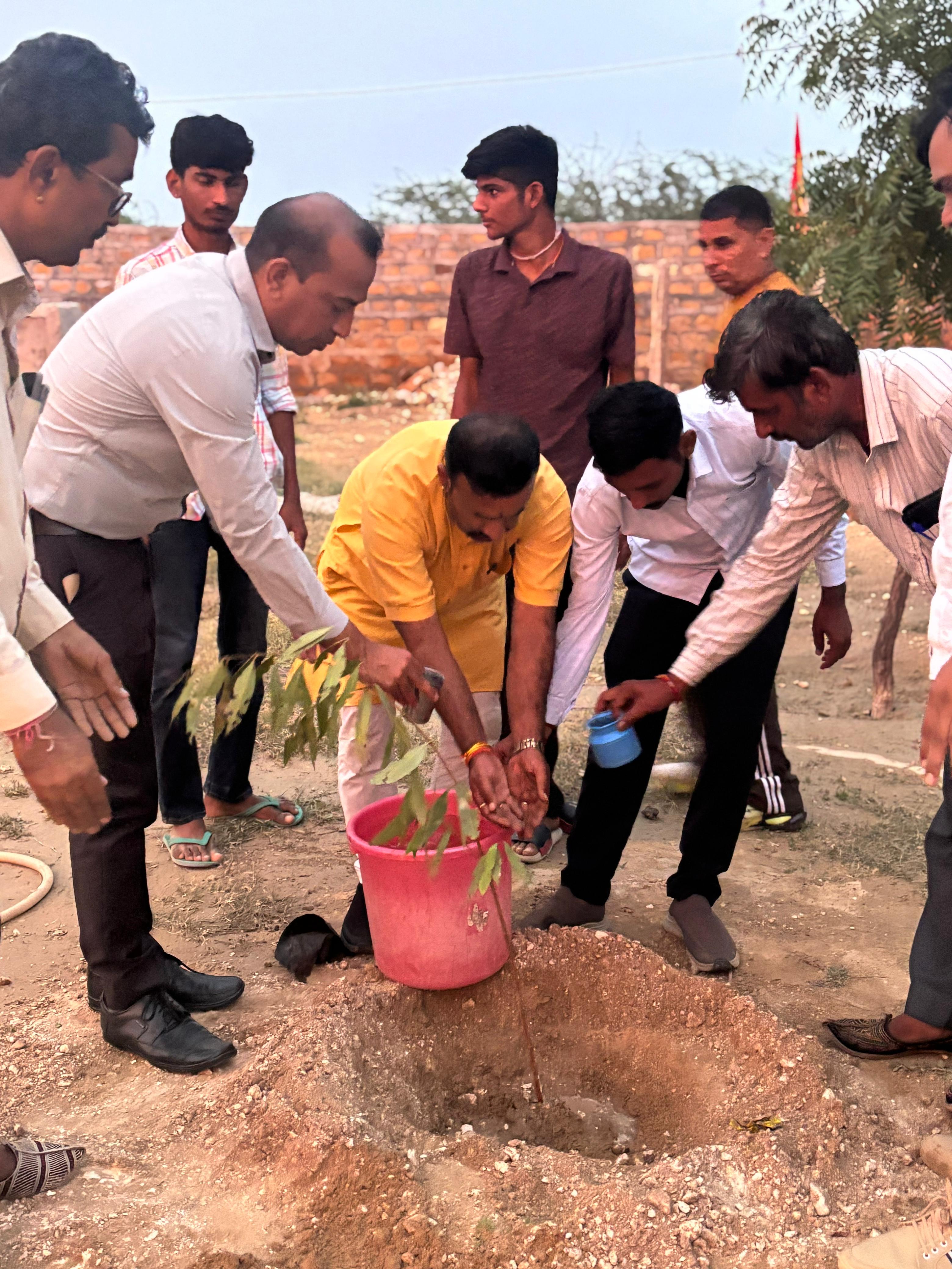 अतिरिक्त जिला कलक्टर ने ग्राम पंचायत खींवसर में की रात्रि चौपाल, ग्रामीणों से सुनी समस्याएं, अधिकारियों को दिए समाधान के निर्देश