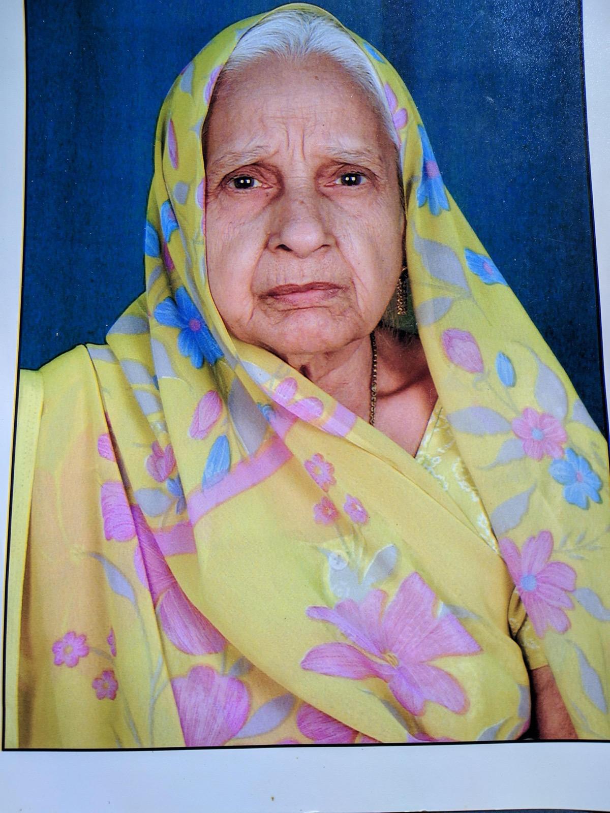 माँ का नेत्रदान कर बेटियों ने दिया मानवता का संदेश