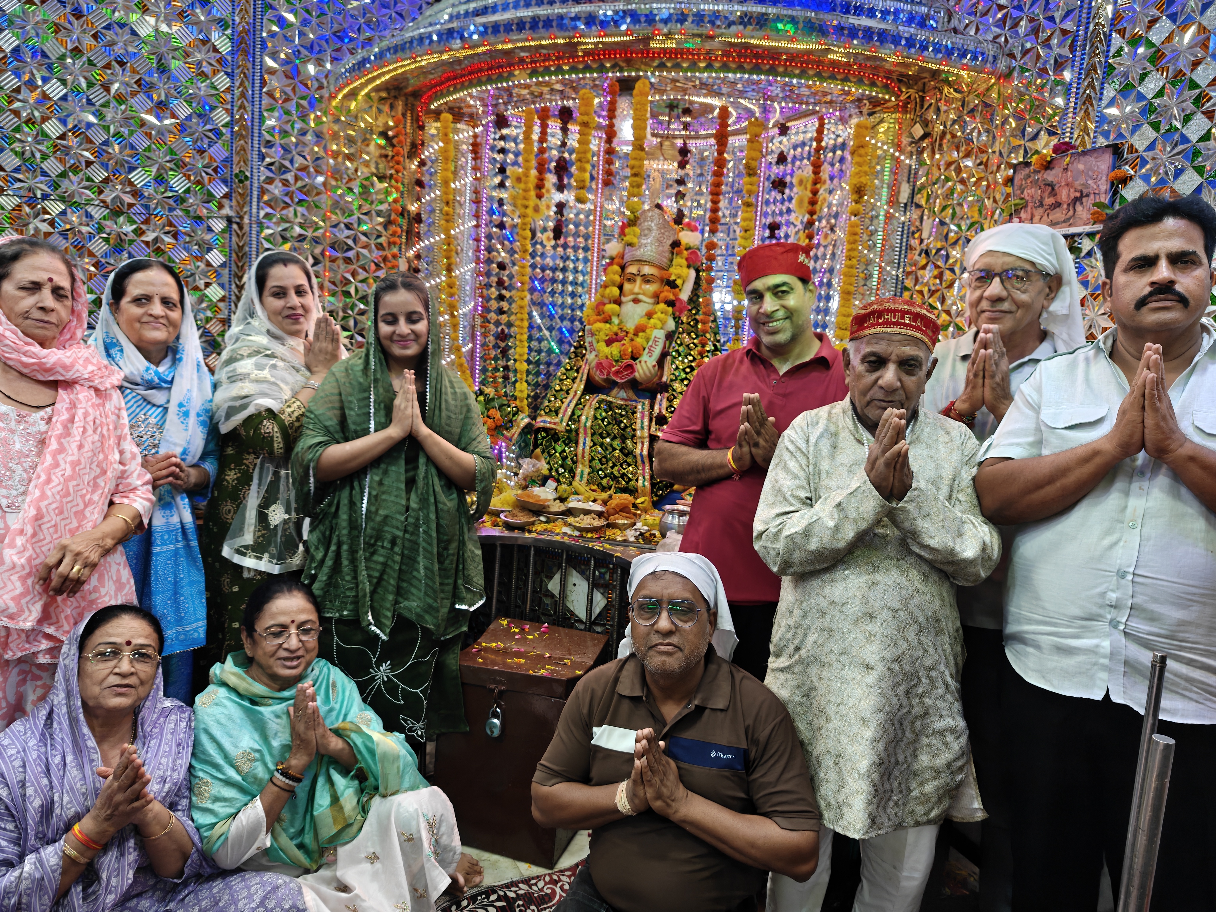 भगवान झूलेलाल चालीहा महोत्सव का हुआ भव्य समापन शोभायात्रा में उमड़ा जनसैलाब, पुष्पवर्षा और आतिशबाजी से गूंजा शहर