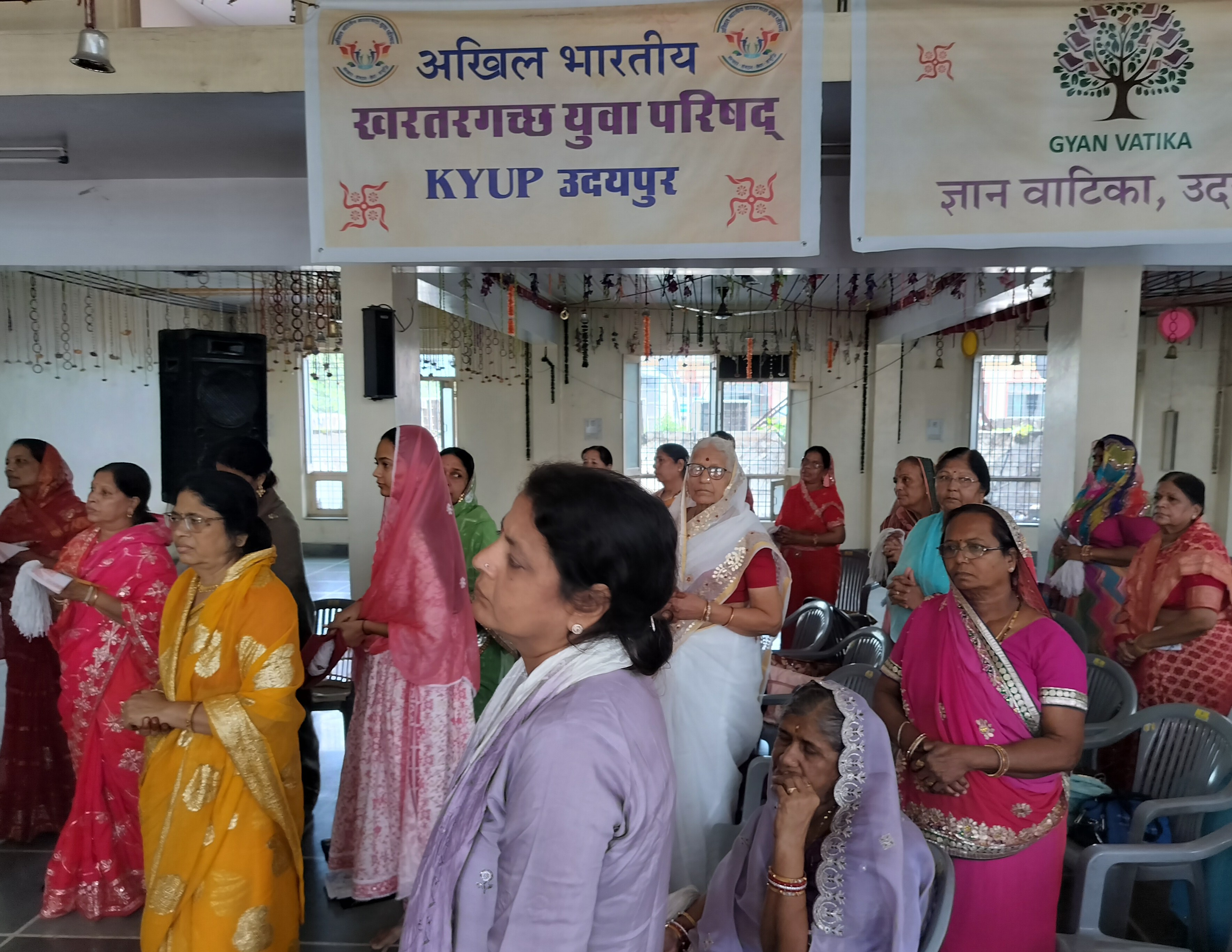 संवत्सरी पर श्रावक श्र्वविकाओं ने रखे उपवास, की भक्ति