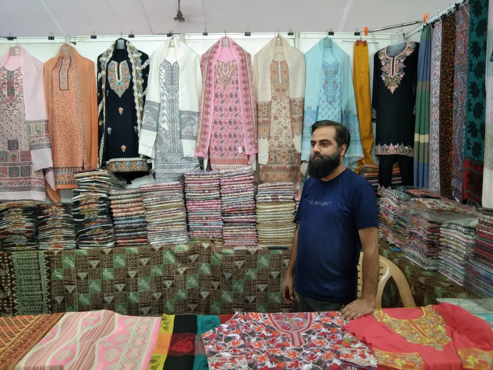 सिल्क मेले में कश्मीर और कोलकाता हैण्डलूम की धूम