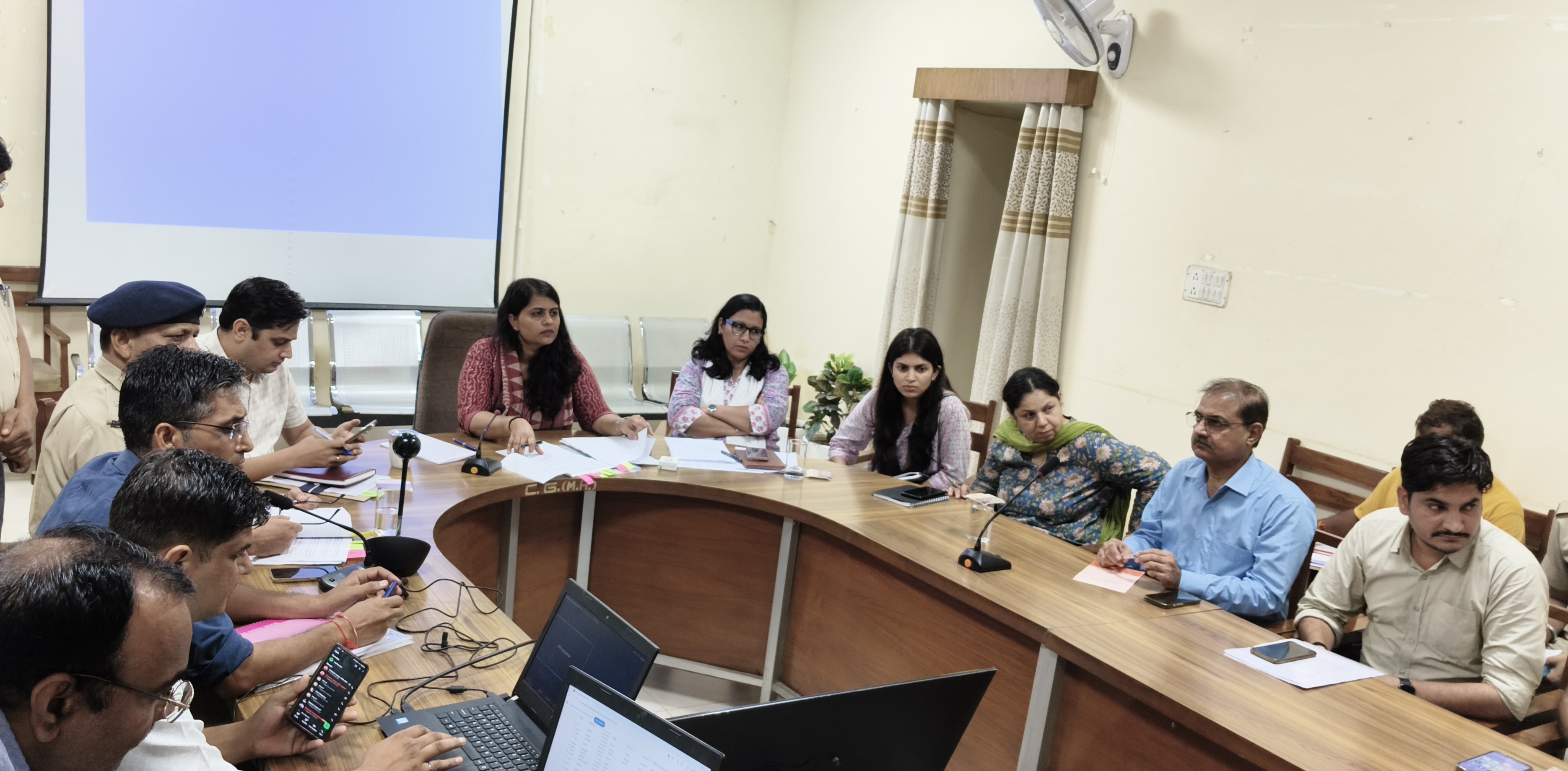 मिशन मोड में बंद किये जायें सभी अवैध कट्स