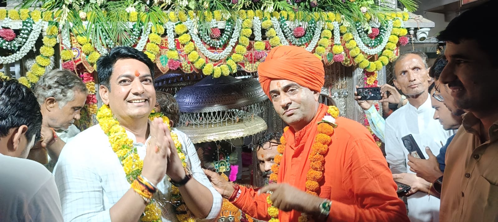 सामाजिक न्याय एवं अधिकारिता मंत्री ने किए बाबा रामदेव जी की समाधि के दर्शन विधिवत पूजा अर्चना कर प्रदेशवासियों की सुख-समृद्धि, स्वास्थ्य एवं खुशहाली की मंगल कामना की