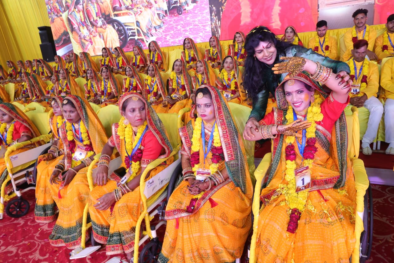 नारायण सेवा संस्थान में खुशियों की बारात