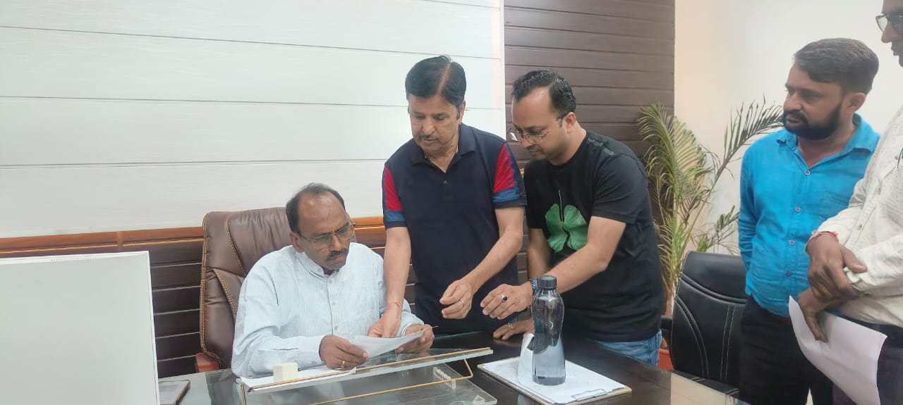 सांसद डॉ रावत ने की जनसुनवाई, होटल एसोसिएशन ने जीएसटी दरों में कमी की मांग उठाई, टॉवर हटाने का मुद्दा भी आया