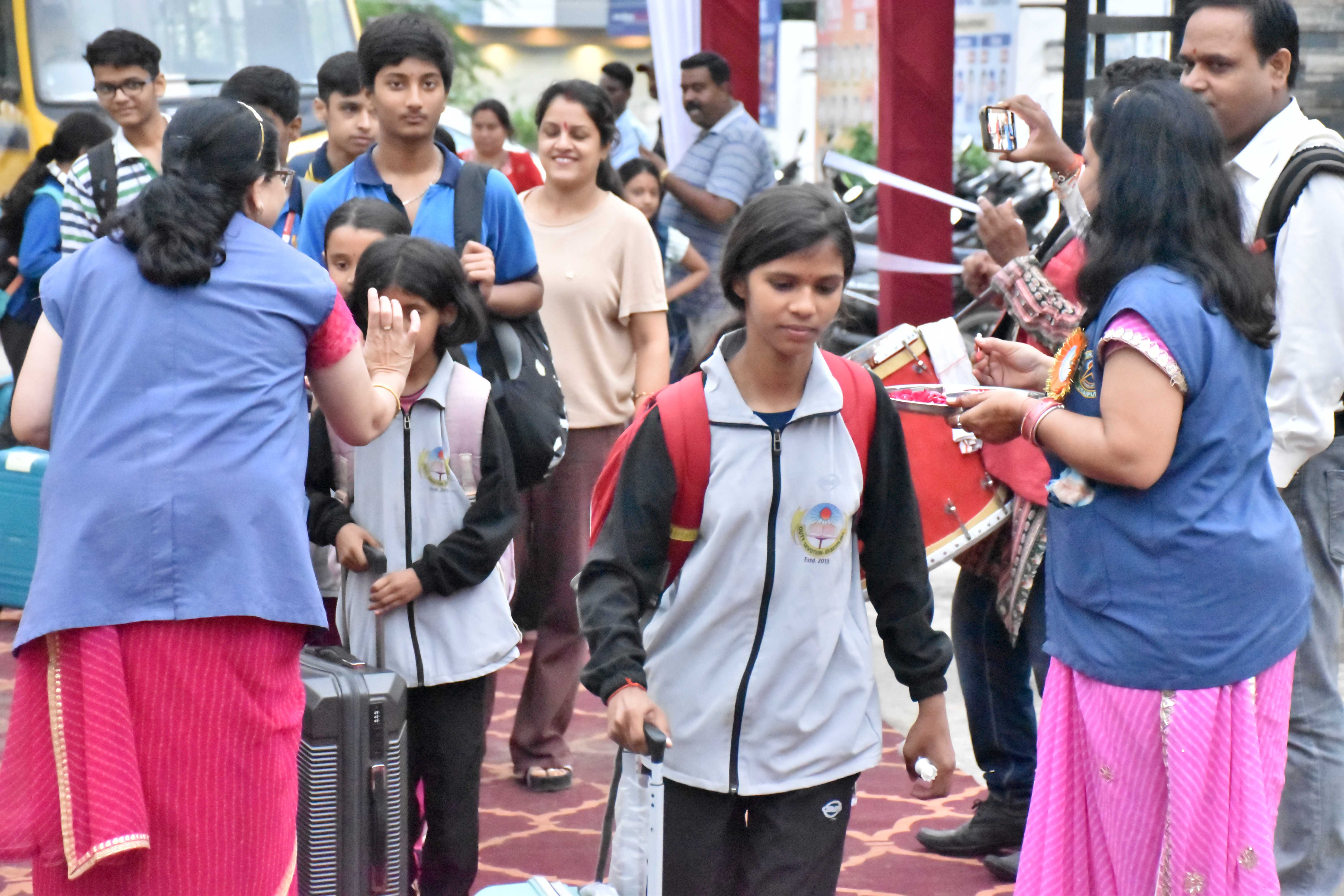 देश-विदेश से आई टीमें पारंपरिक मेवाड़ी स्वागत से अभिभूत, उदयपुर बना खेल भावना का संगम स्थल “पधारो म्हारा देस” थीम के साथ सीबीएसई नेशनल शतरंज चैम्पियनशिप 2025-26 का आगाजः