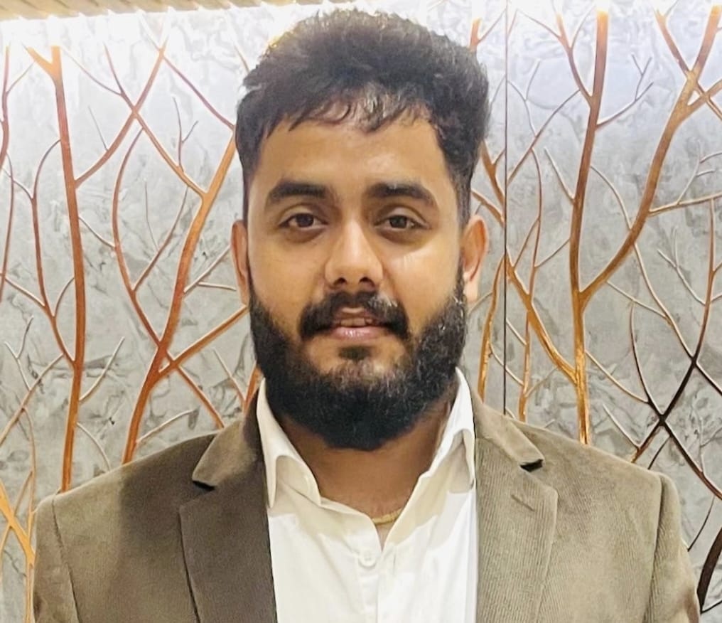 शिक्षक दिवस पर विशेष:  समाज में रहने योग्य बनाने में शिक्षक की भूमिका महत्वपूर्ण