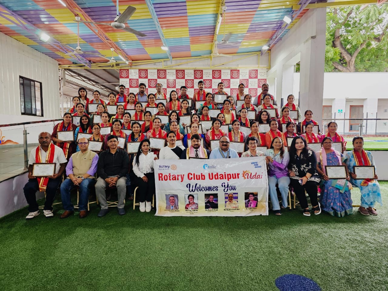 नेशन बिल्डर अवार्ड-एक विद्यालय समस्त शिक्षक सम्मान के तहत 70 शिक्षक हुए सम्मानित