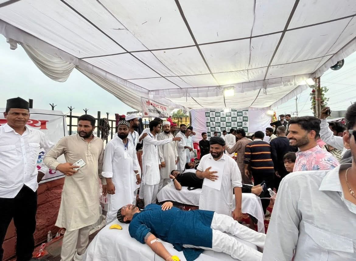 इमाद यूथ फाउंडेशन द्वारा रक्तदान शिविर में 95 यूनिट रक्तदान -