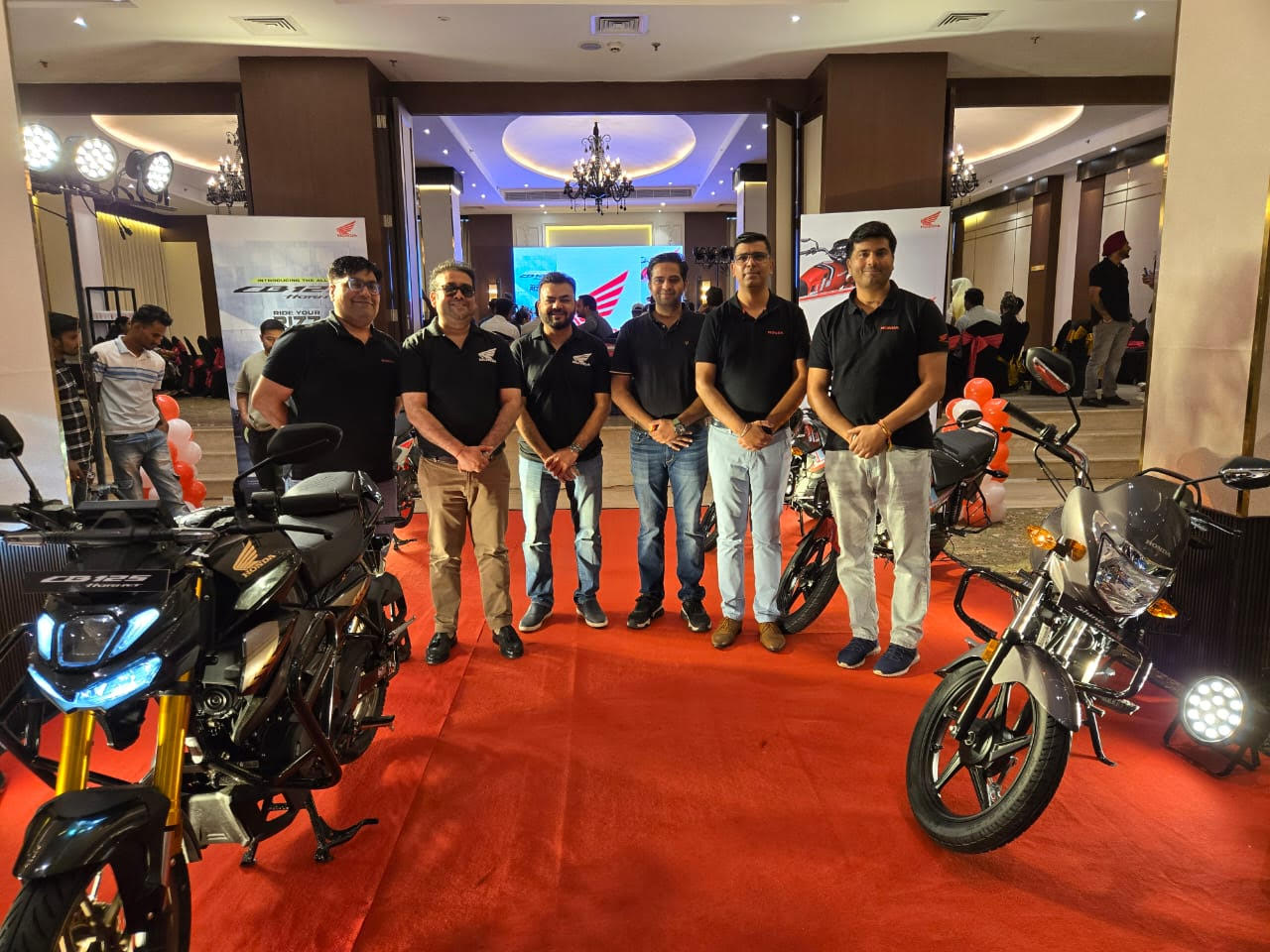 होण्डा की दो नयी अपग्रेड मोटरसाईकिल सीबी 125 हार्नेट व शाइन डीएक्स 100 भव्य समारोह में लान्च