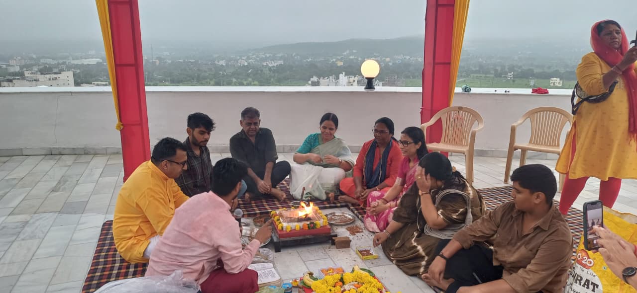 गोकाष्ठ से हवन का आयोजन कर प्रदूषण नियंत्रण मंडल ने दिया पर्यावरण और संस्कृति संरक्षण का संदेश