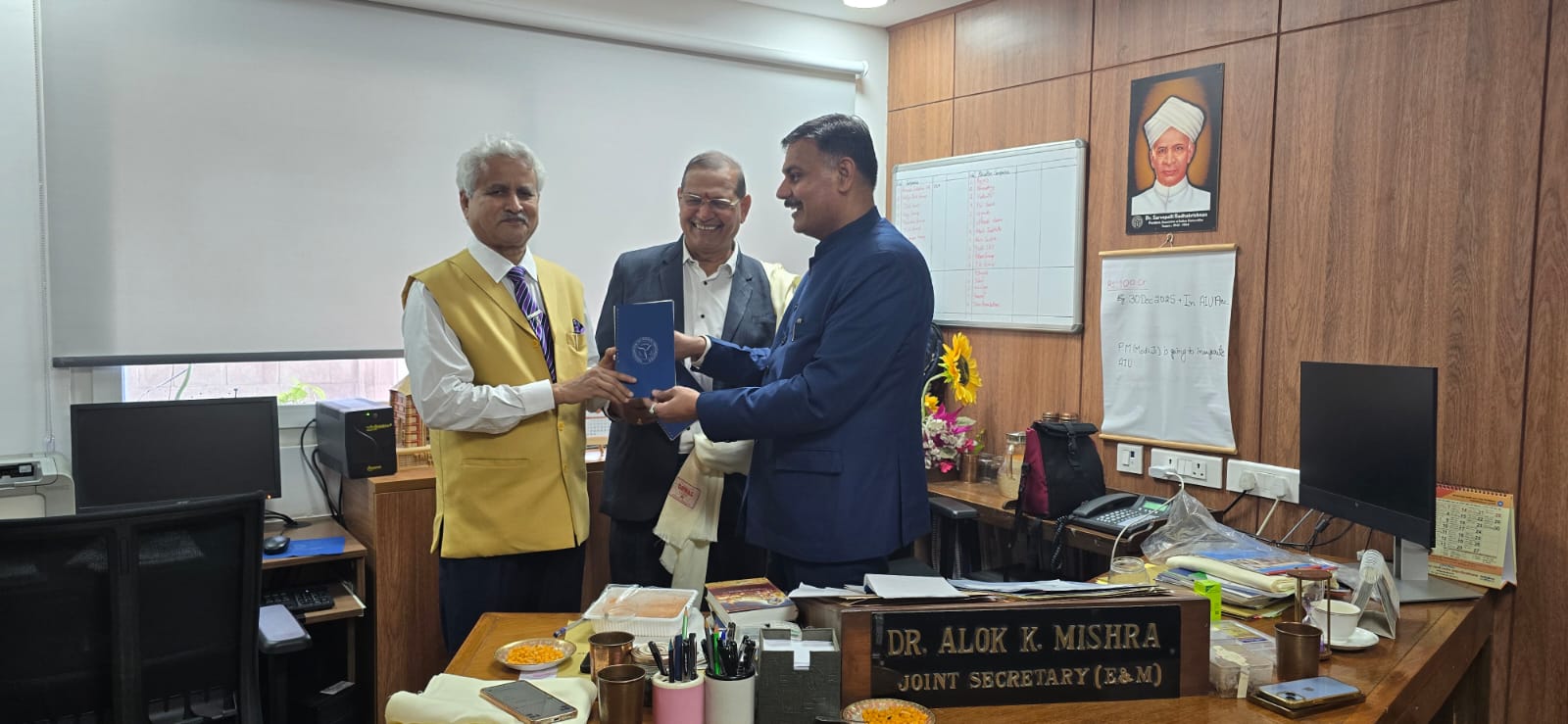 Prof. Amarika Singh Meets Dr. Alok Mishra, Key Discussions on National Education and Skill Development