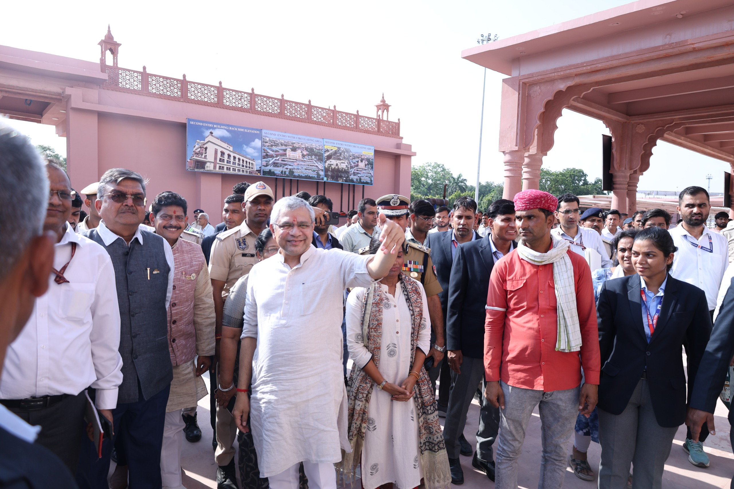 रेलमंत्री अश्विनी वैष्णव रहे जयपुर के दौरे पर