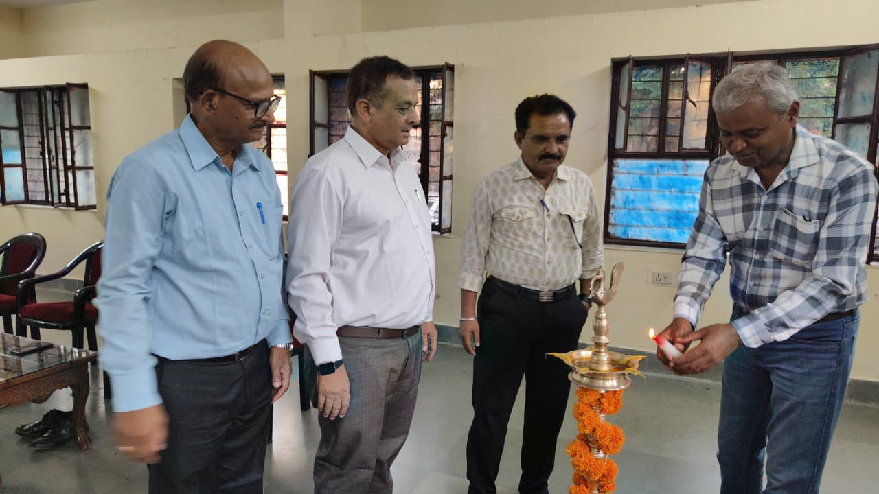 शिल्पग्राम में मूर्तिकला शिविर का शुभारंभ