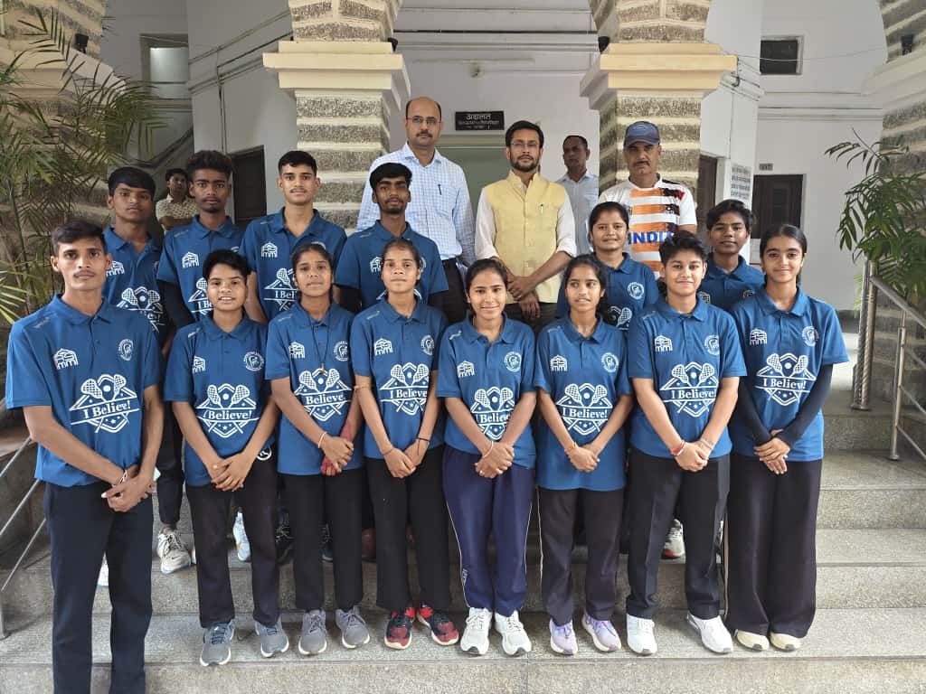 जिला कलक्टर ने किया भारतीय लैक्रोज टीम में चयनित खिलाड़ियों का अभिनंदन
