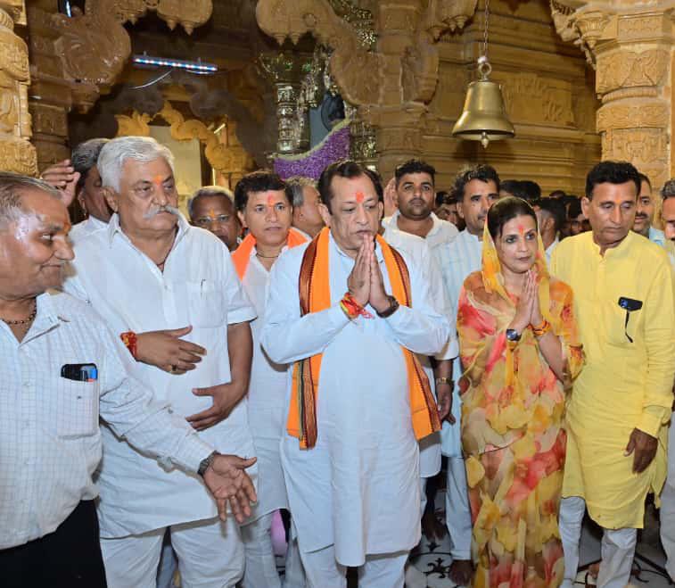 सरकार के कई मंत्रियों व विधायकों ने किए बाबा रामदेव जन्म स्थली मंदिर के दर्षन