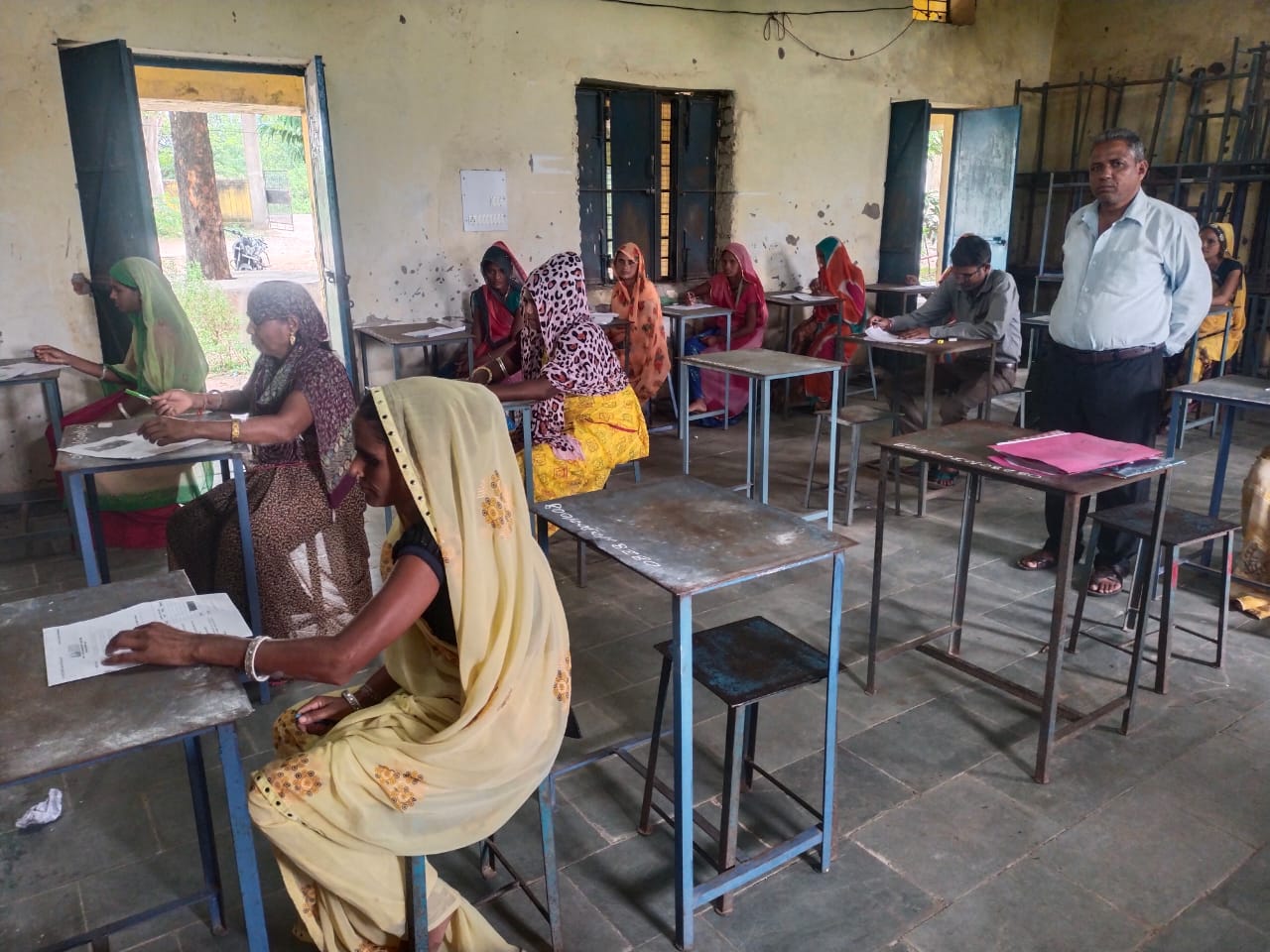 साक्षरता परीक्षा सम्पन्न* साक्षरता परीक्षा सम्पन्न*