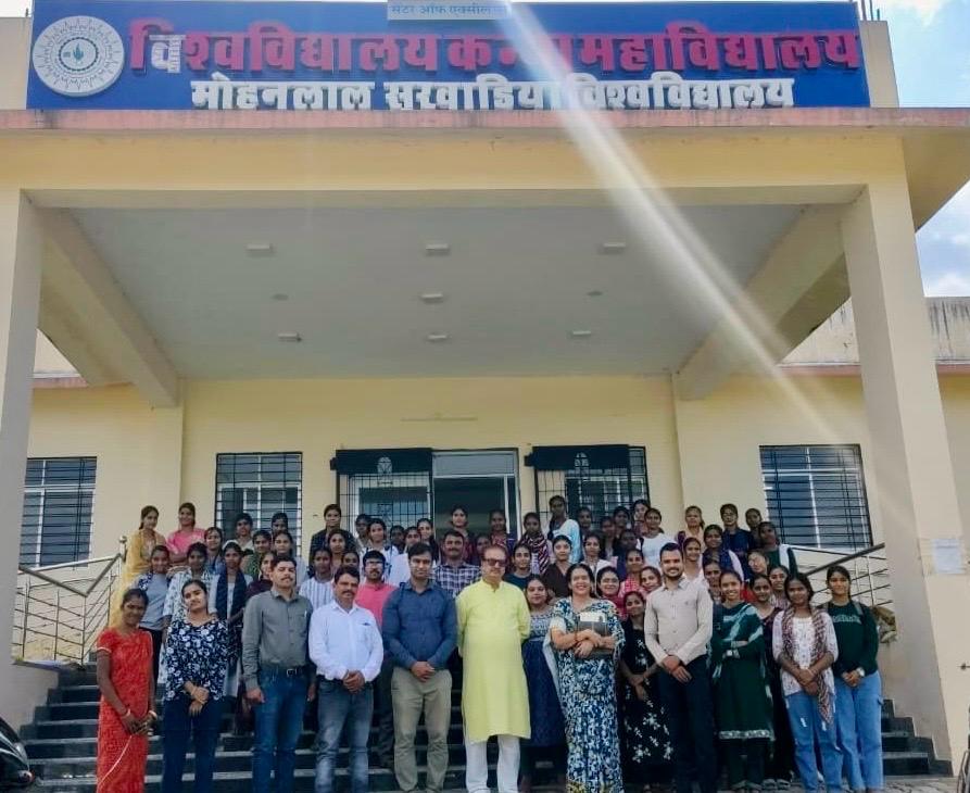हिंदी कविता प्रतियोगिता एवं कविता लेखन कार्यशाला