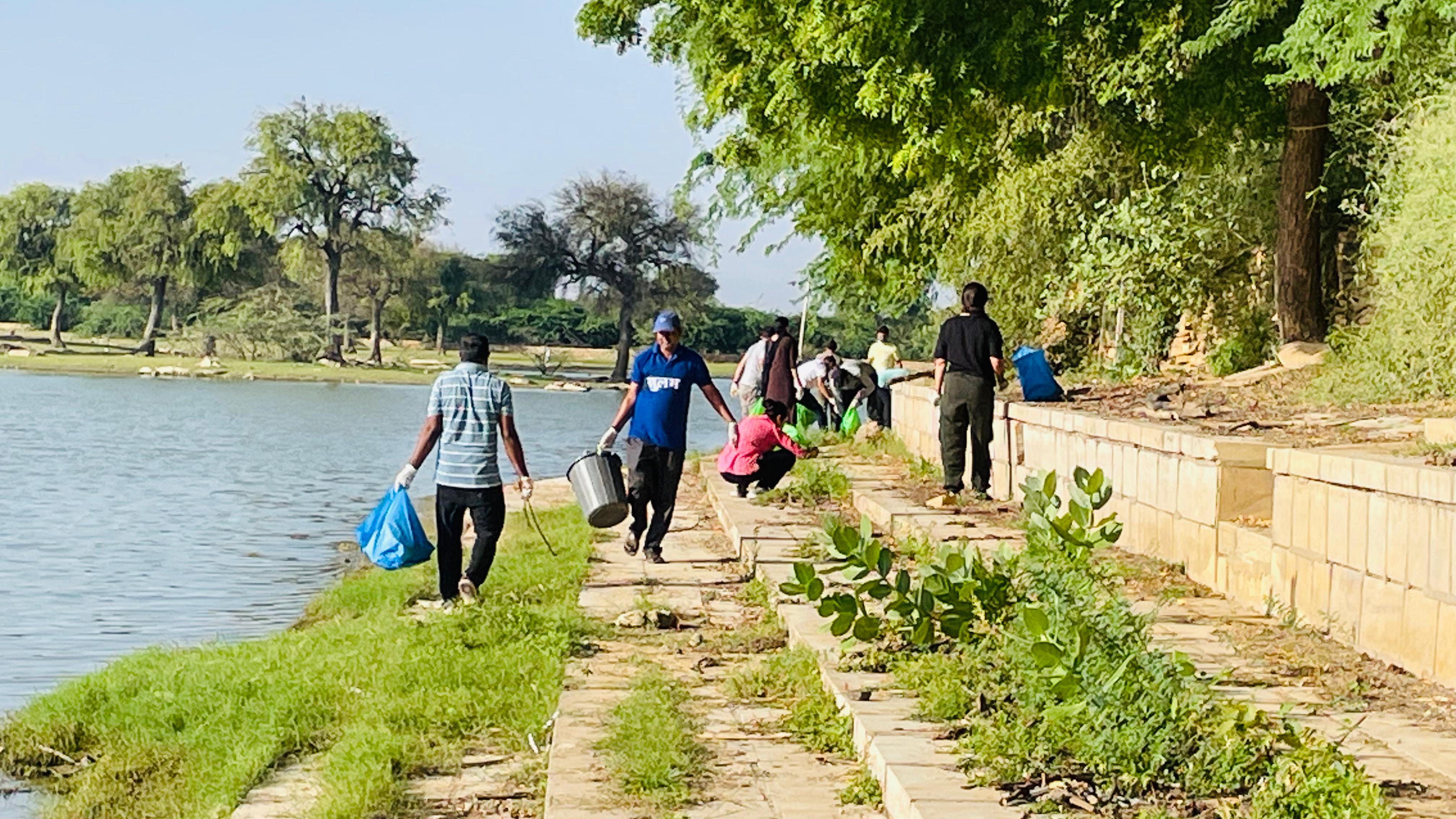 स्वच्छता ही सेवा अभियान-2025  गड़ीसर झील पर आयोजित हुआ श्रमदान कार्यक्रम